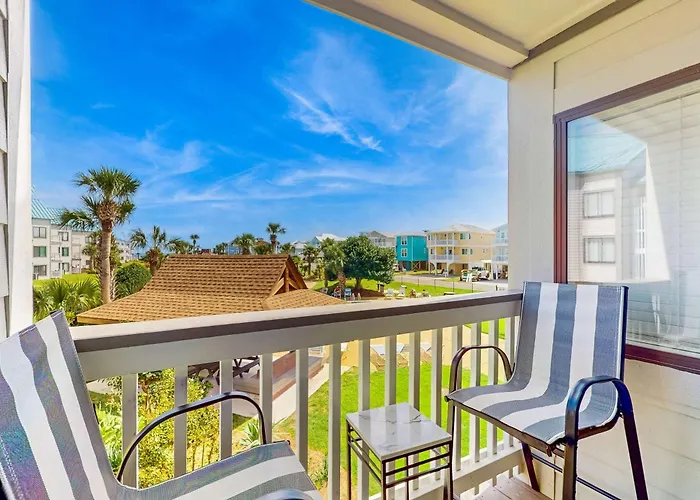 Pool View With Onsite Sauna Access And Pickleball Courts Apartment Gulf Shores