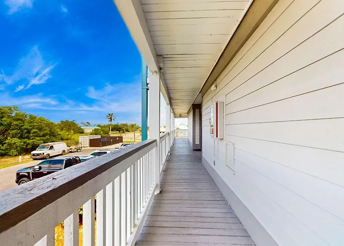 Pool View With Onsite Sauna Access And Pickleball Courts Gulf Shores
