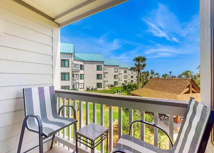 Apartment Pool View With Onsite Sauna Access And Pickleball Courts Gulf Shores